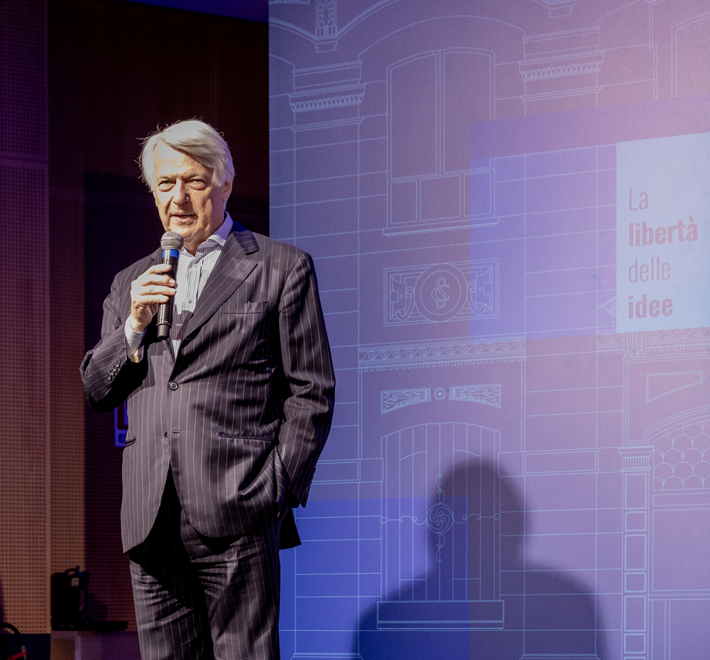 Ferruccio de Bortoli parla al pubblico di Odissea Terra